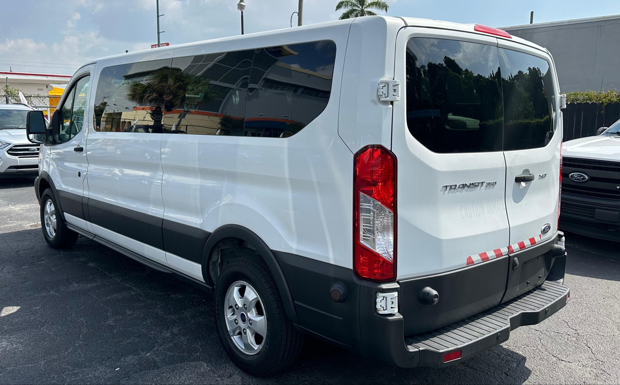 FORD TRANSIT 350 WAGON XLT W/LOW ROOF W/SLIDING SIDE DOOR VAN 3D 2017