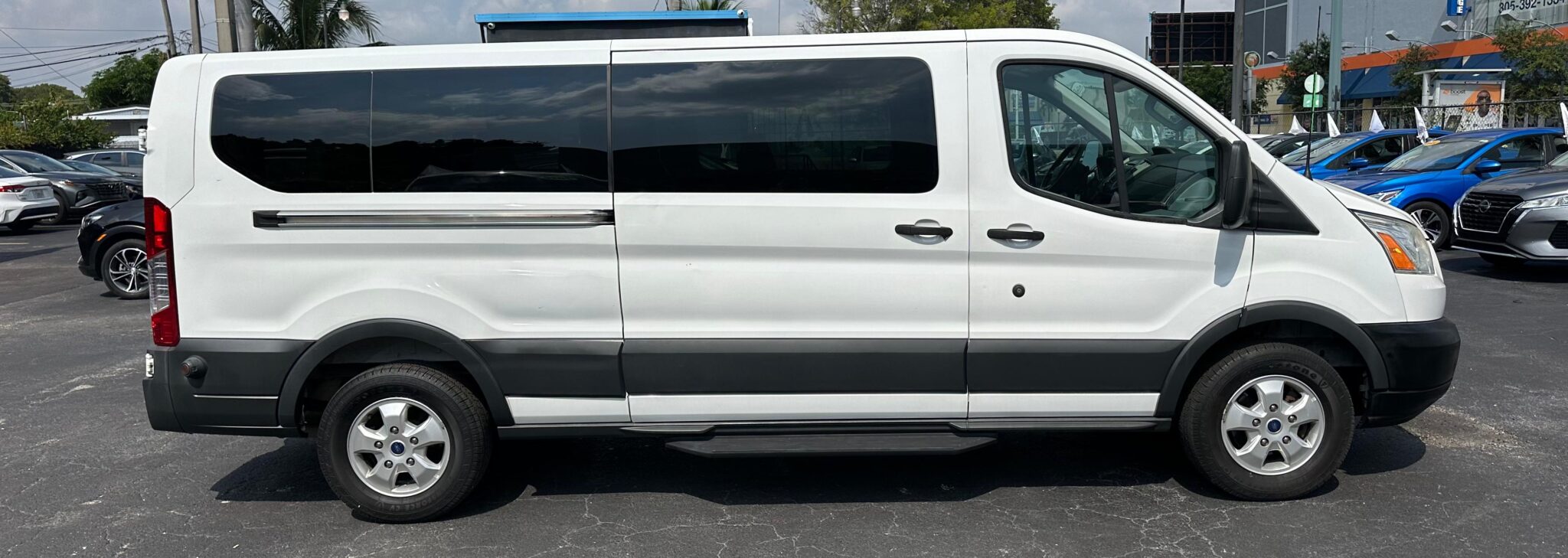 FORD TRANSIT 350 WAGON XLT W/LOW ROOF W/SLIDING SIDE DOOR VAN 3D 2017