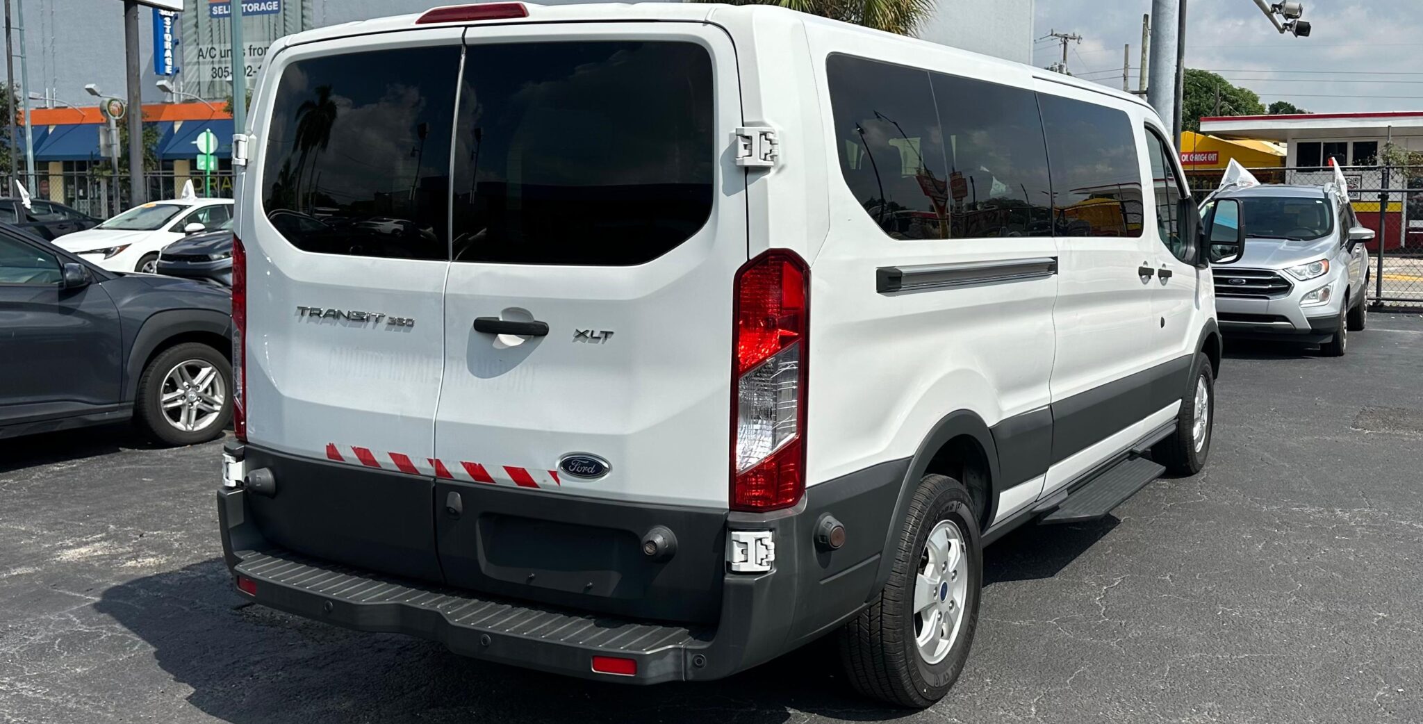 FORD TRANSIT 350 WAGON XLT W/LOW ROOF W/SLIDING SIDE DOOR VAN 3D 2017