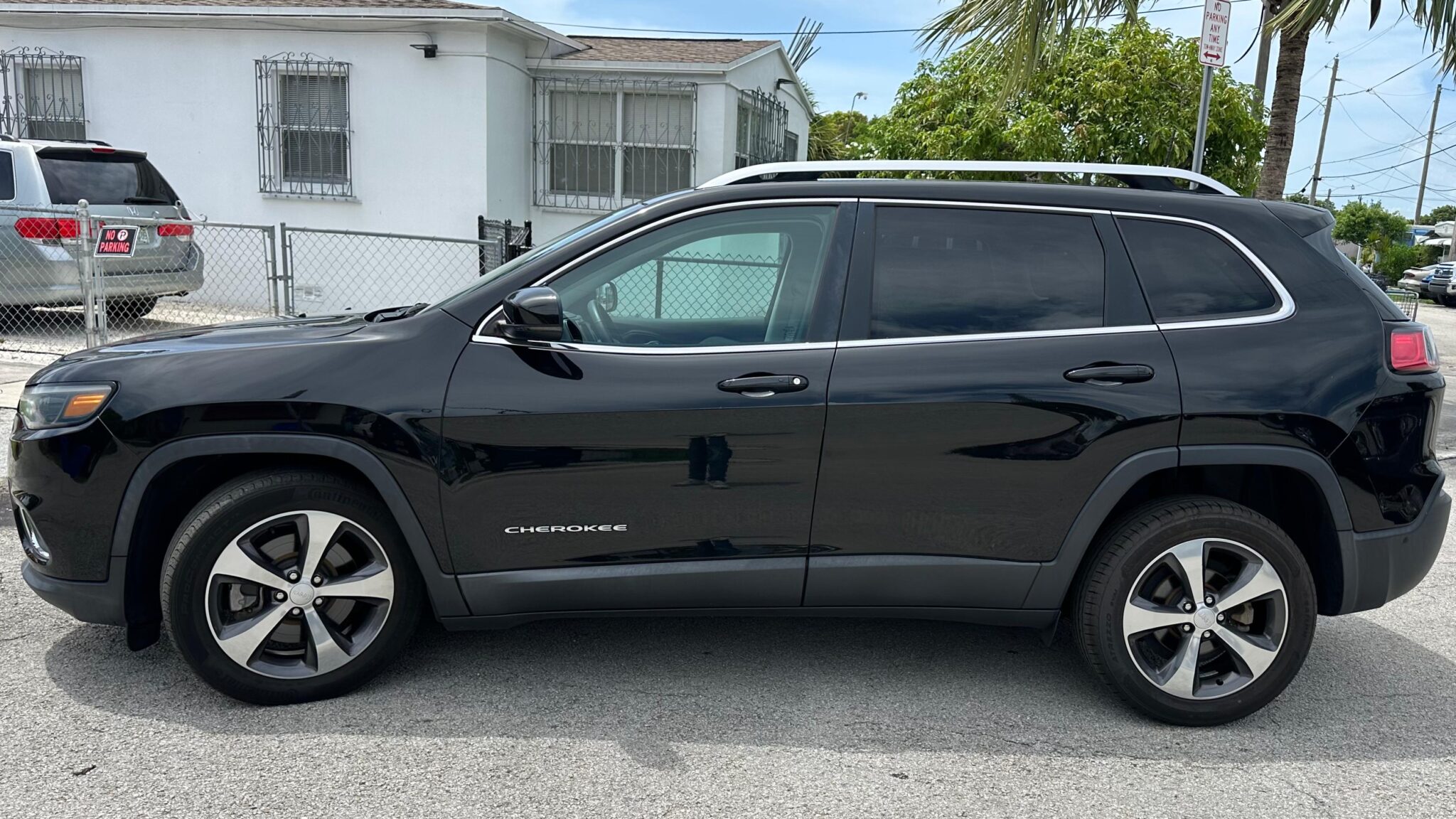 JEEP CHEROKEE LIMITED SPORT UTILITY 4D 2019