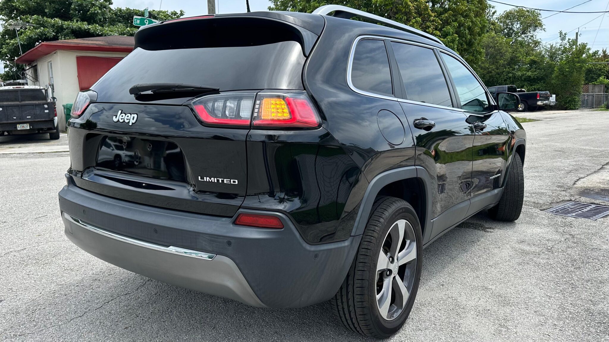 JEEP CHEROKEE LIMITED SPORT UTILITY 4D 2019