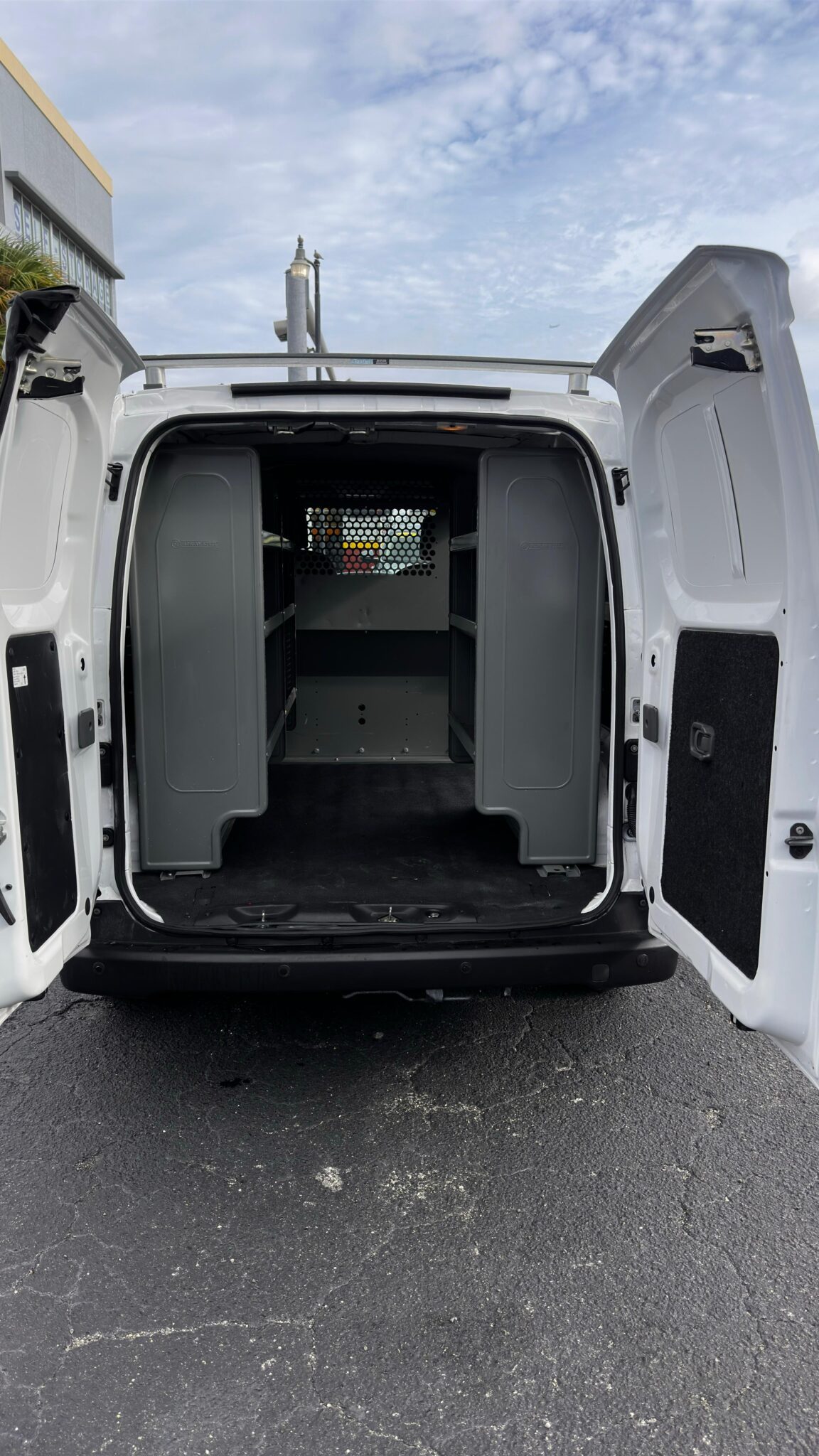 NISSAN NV200 S VAN 4D 2020