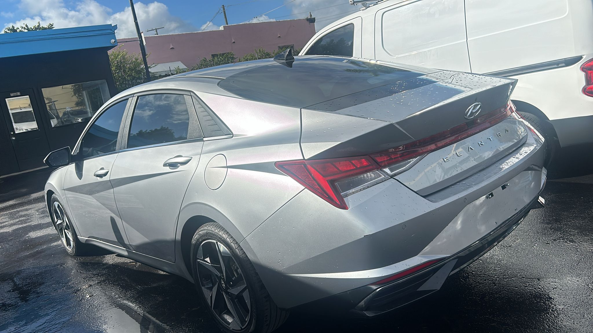 HYUNDAI ELANTRA LIMITED SEDAN 4D 2021