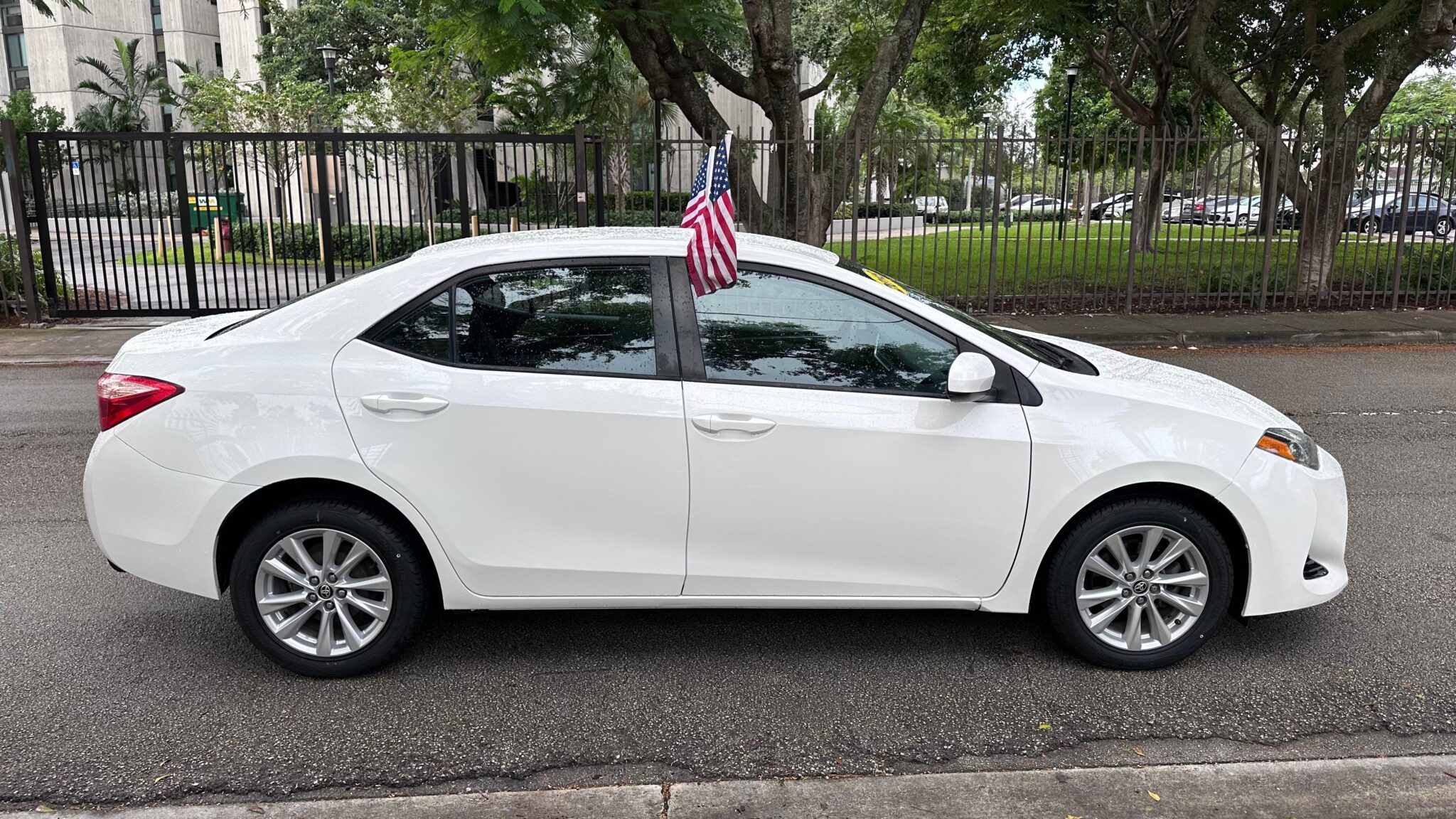 TOYOTA COROLLA LE SEDAN 4D 2018