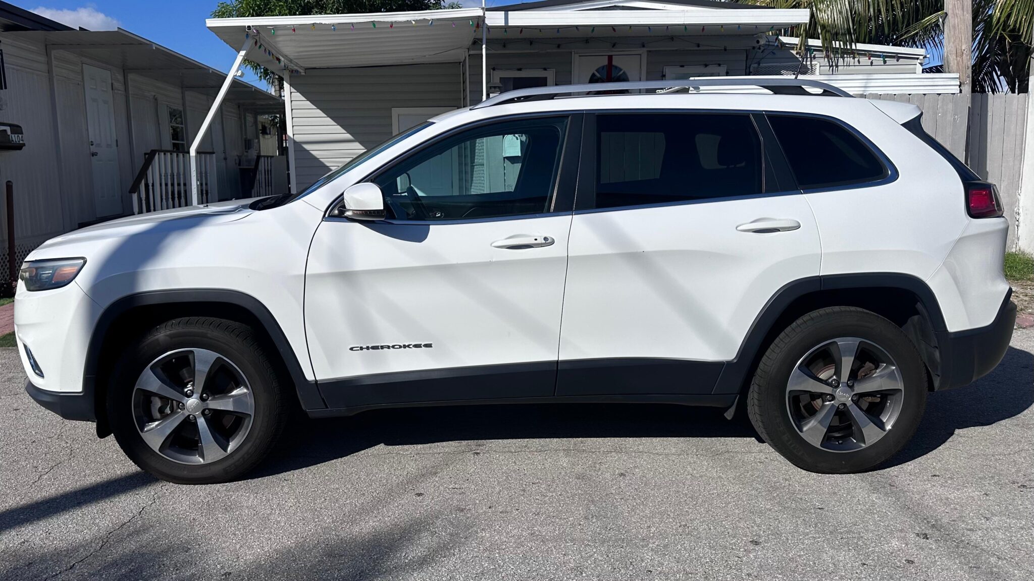 JEEP CHEROKEE LIMITED SPORT UTILITY 4D 2019