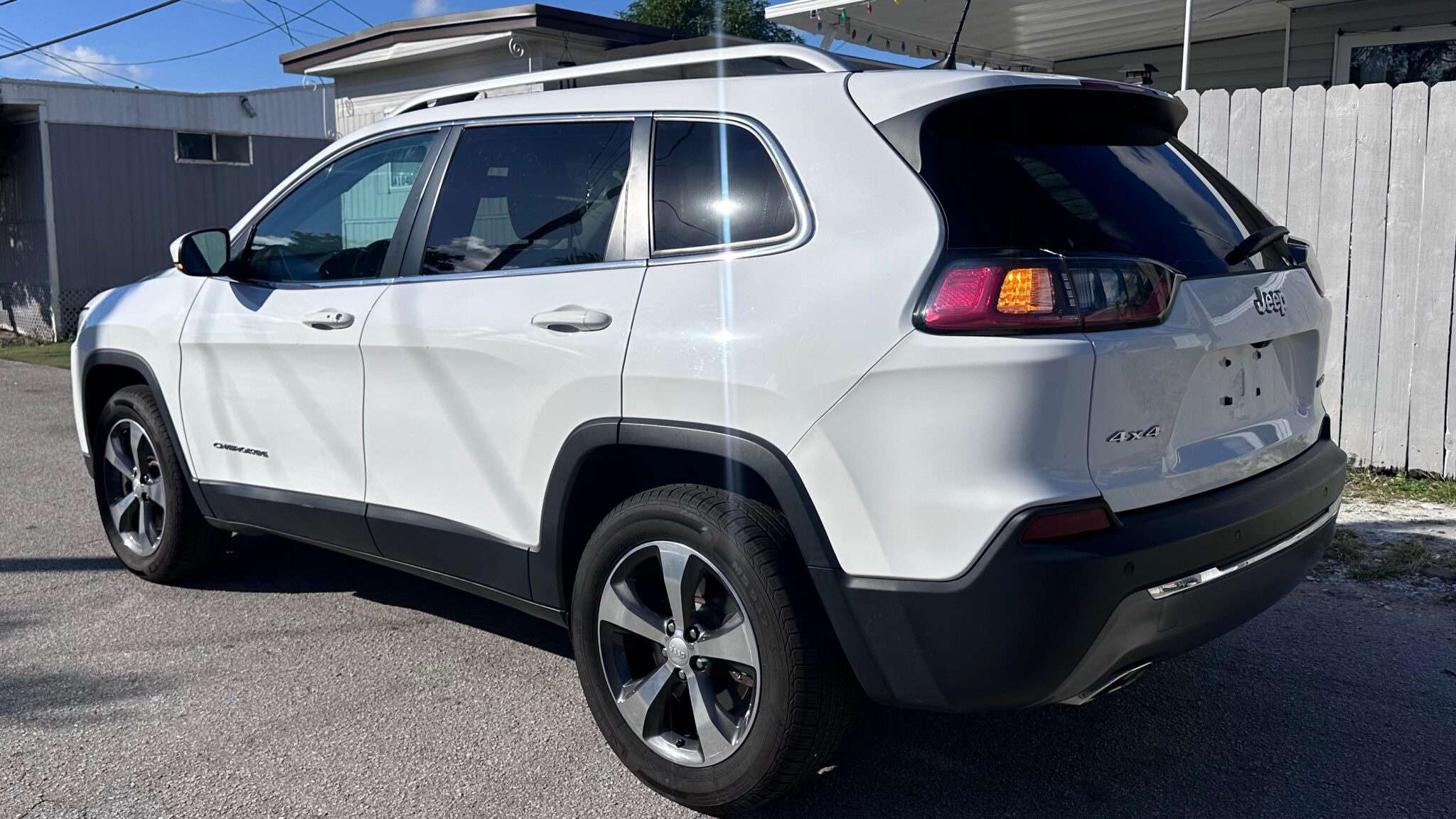 JEEP CHEROKEE LIMITED SPORT UTILITY 4D 2019