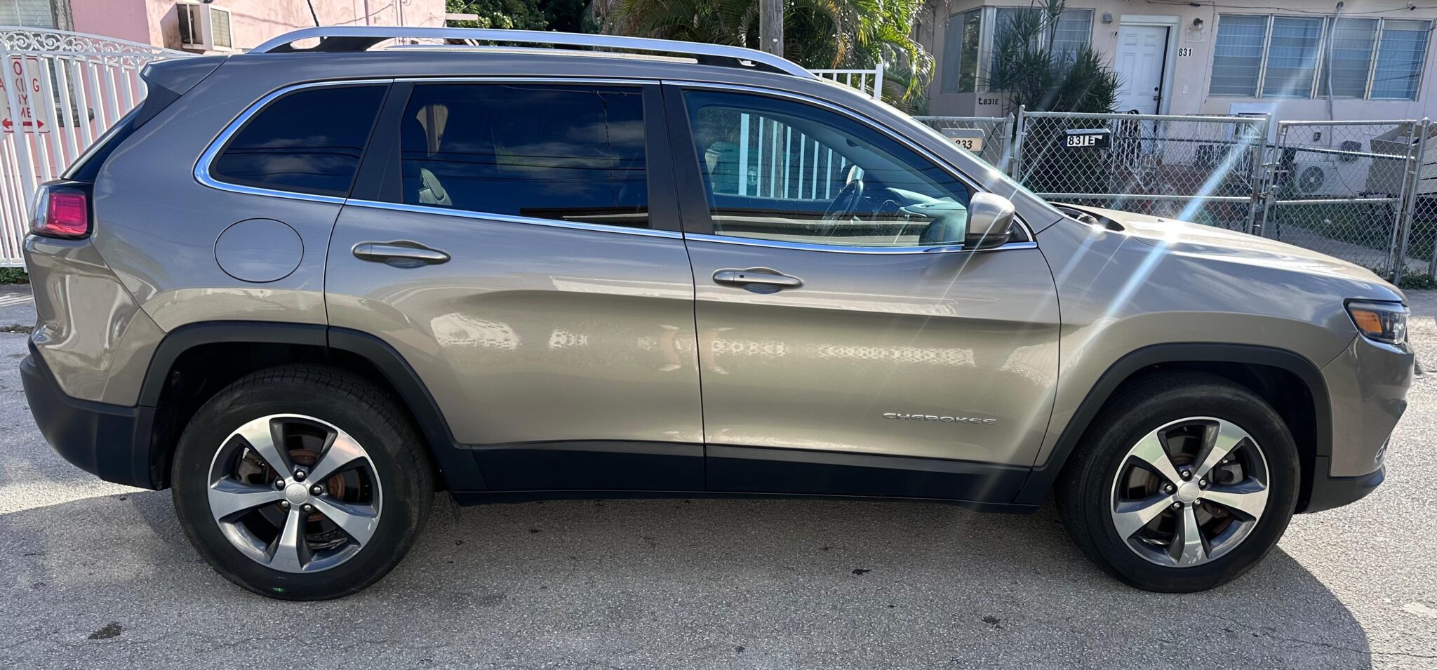 JEEP CHEROKEE LIMITED SPORT UTILITY 4D 2019