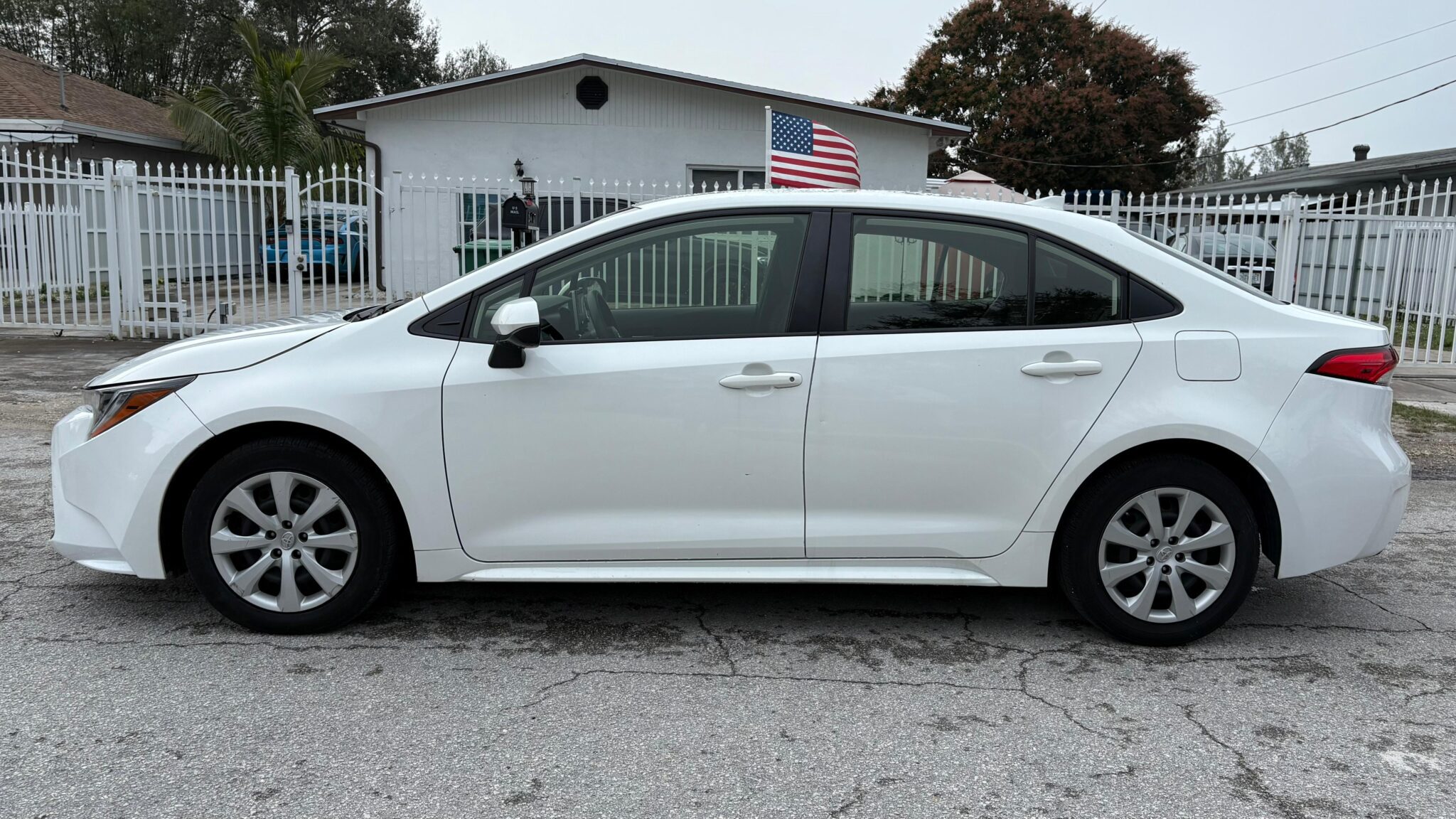 TOYOTA COROLLA LE SEDAN 4D 2021