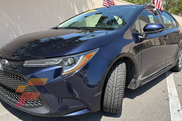 TOYOTA-COROLLA-LE-SEDAN-2022-lateral-dark-blue-franco-auto-motors-used-cars-for-sale-miami