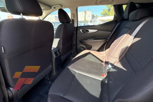 Nissan-Rogue-Sport-2018-3931-back-seats-autos-usados-de-venta-franco-automotors-miami