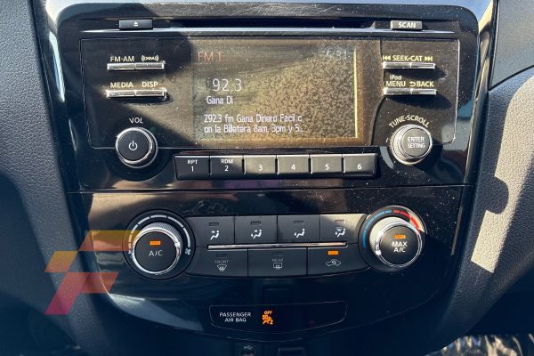Nissan-Rogue-Sport-2018-3931-radio-autos-usados-de-venta-franco-automotors-miami