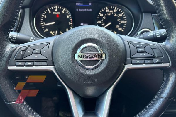 Nissan-Versa-SV-2020-3711C-volante-franco-automotors