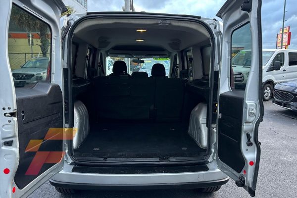 RAM Promaster City Cargo 2019 - 3715B - puertas abiertas - franco automotors