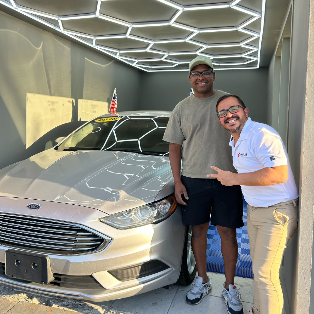 franco automotors miami - venta de carros usados - cliente reciente ford sedan