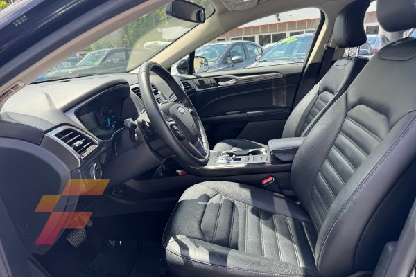 Ford Fusion SE 2017 -3957-front seats- franco automotors