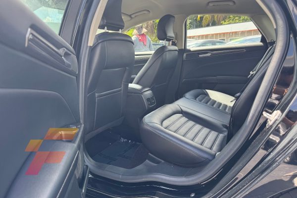 Ford Fusion SE 2017 -3957-seats back - franco automotors