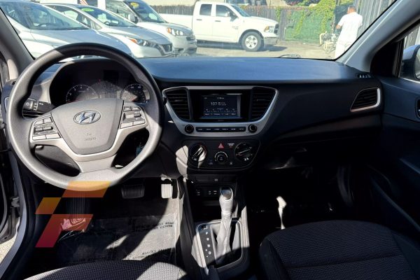 Hyundai Accent 2021 -3952 - inside - franco automotors