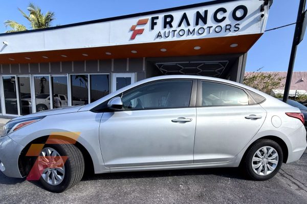 Hyundai Accent 2021 -3952 - lateral - franco automotors