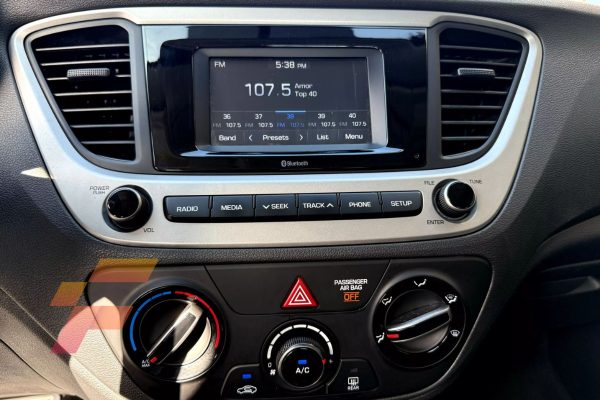 Hyundai Accent 2021 -3952 - radio - franco automotors