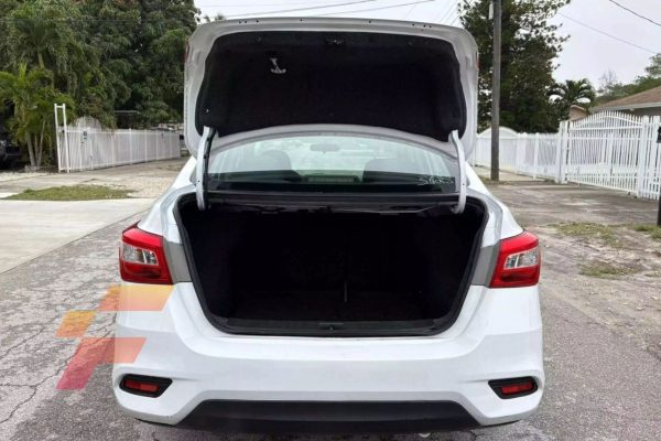 Nissan Sentra SV 2019 - 3825B - trunk open - franco automotors