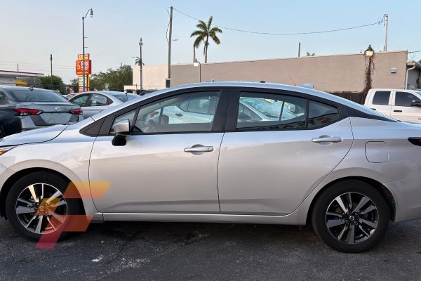 Nissan Versa SV 2022 -3954-lateral-franco-auto-motors-used-cars-for-sale-miami