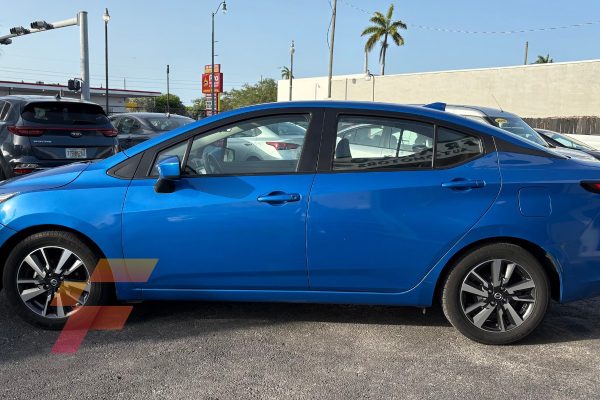 Nissan Versa SV 2022-3955-lateral-blue-franco-auto-motors-used-cars-for-sale-miami
