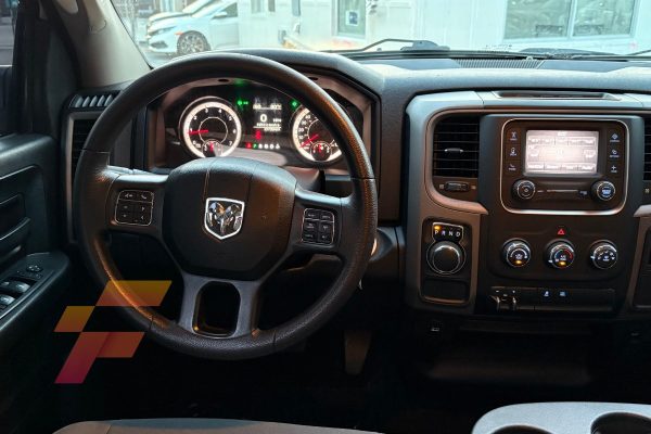 RAM 1500 Classic Quad 2021-3913B-steering wheel and radio-Franco Automotors-Miami