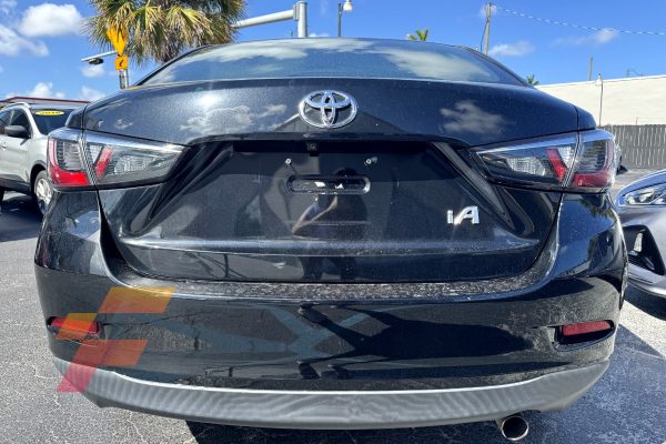 Toyota Yaris IA 2010 - 3906 - trunk - franco automotors