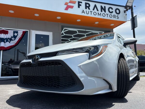 Toyota Corolla LE 2021 (3864B)