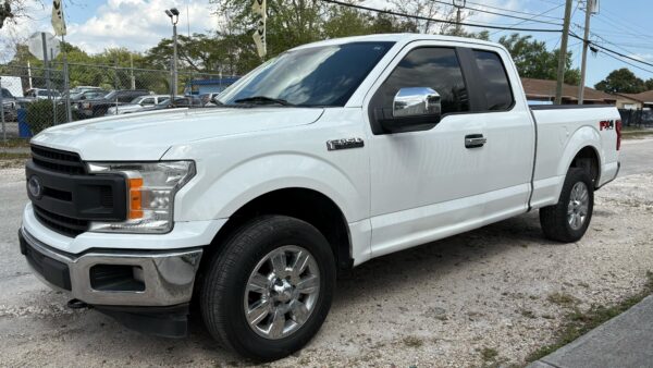Ford F-150 Super Cab XL Pickup 2018 (3823B)