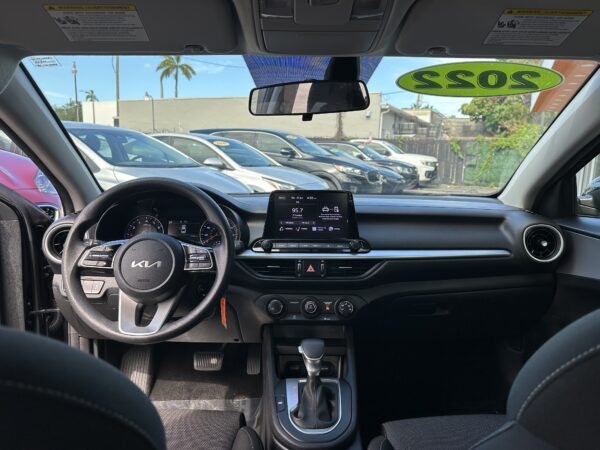 Kia Forte LXS 2022 (3741B) - Imagen 11