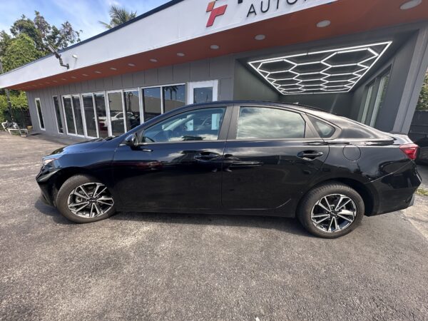 Kia Forte LXS 2022 (3741B) - Imagen 3