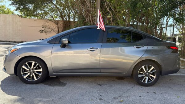 Nissan Versa SV 2020 (3711C) - Imagen 3