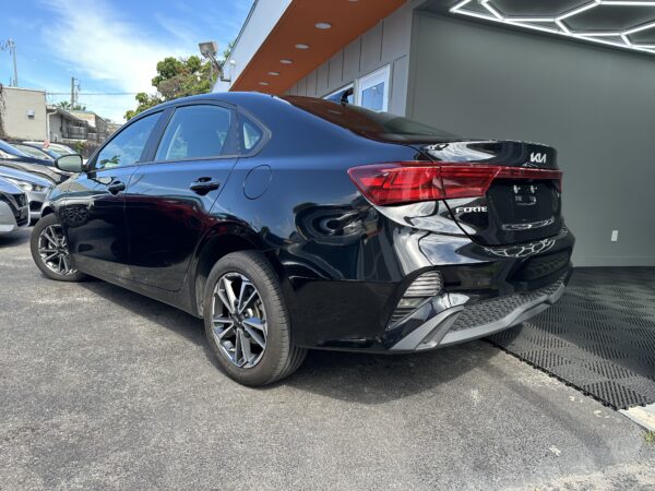 Kia Forte LXS 2022 (3741B) - Imagen 4