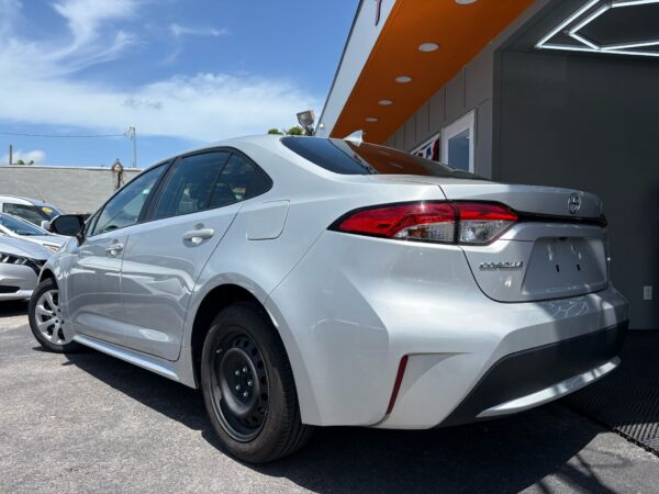 Toyota Corolla LE 2021 (3864B) - Imagen 6