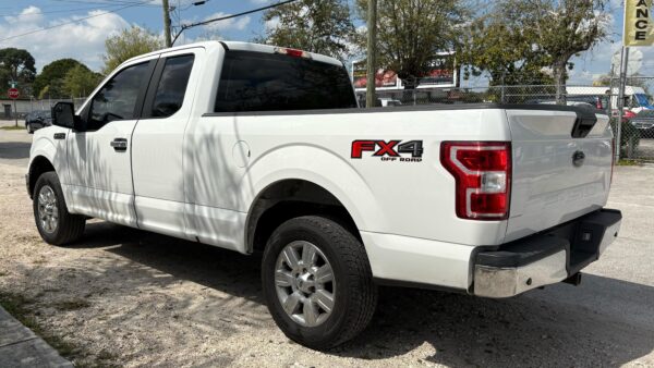 Ford F-150 Super Cab XL Pickup 2018 (3823B) - Imagen 5