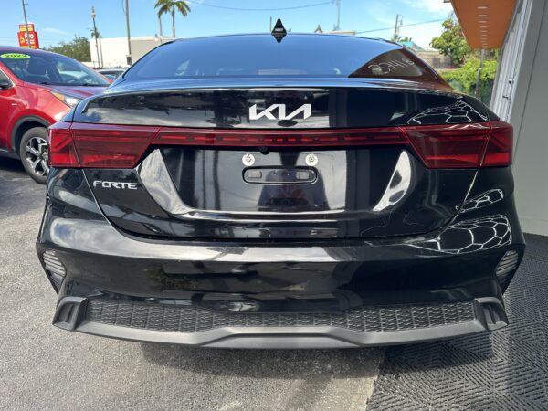 Kia Forte LXS 2022 (3741B) - Imagen 5