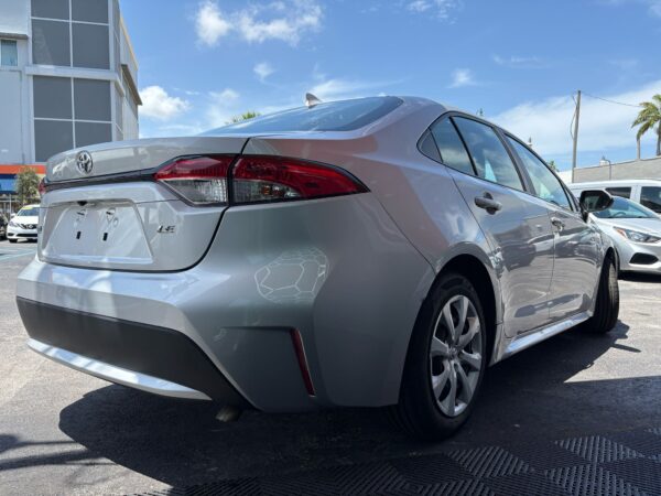 Toyota Corolla LE 2021 (3864B) - Imagen 7