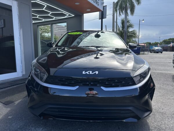 Kia Forte LXS 2022 (3741B) - Imagen 6