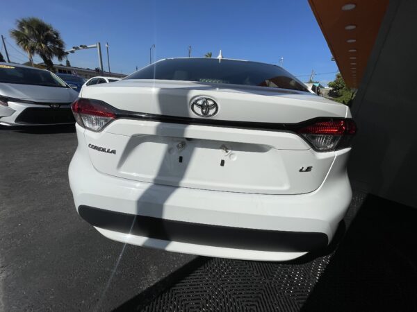 Toyota Corolla LE 2022 (3351C) - Imagen 6