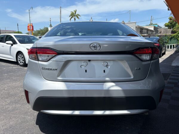 Toyota Corolla LE 2021 (3864B) - Imagen 8