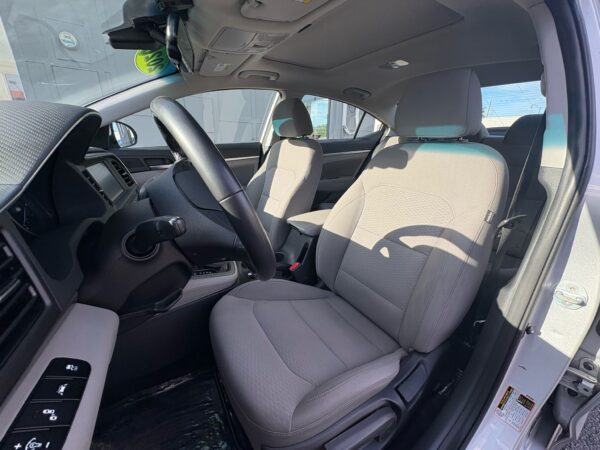 Hyundai Elantra Value Edition 2020 (3817B) - Imagen 7