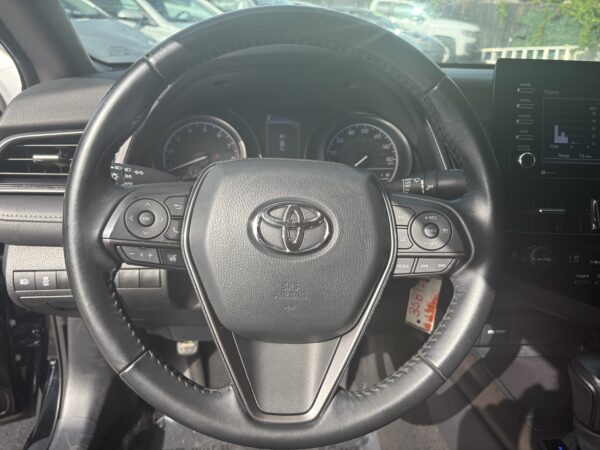 Toyota Camry SE 2022 (3589E) - Imagen 6