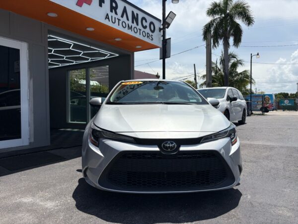 Toyota Corolla LE 2021 (3864B) - Imagen 3