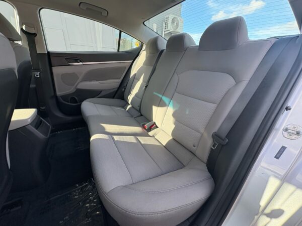 Hyundai Elantra Value Edition 2020 (3817B) - Imagen 8