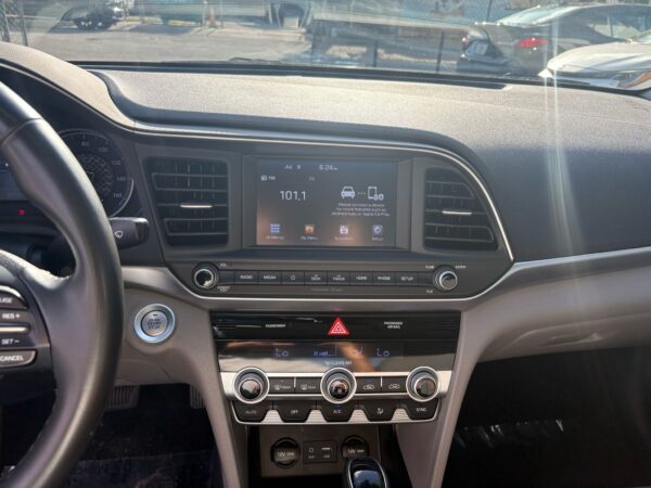 Hyundai Elantra Value Edition 2020 (3817B) - Imagen 10