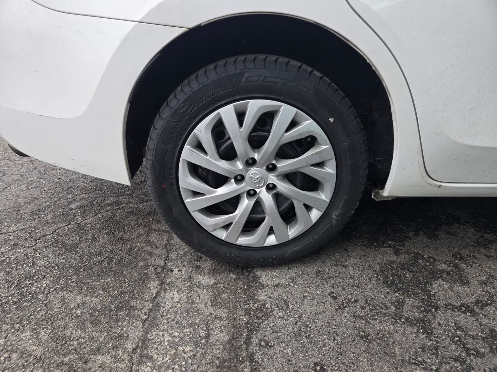 Toyota Corolla LE 2018 (4064) - Imagen 13