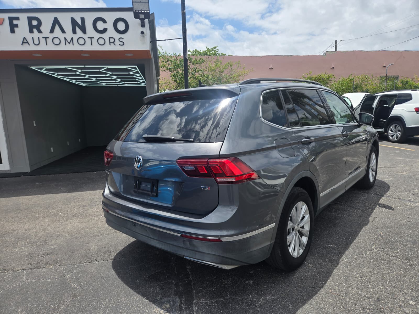 Volkswagen Tiguan SE 2018 (4085B) - Imagen 9