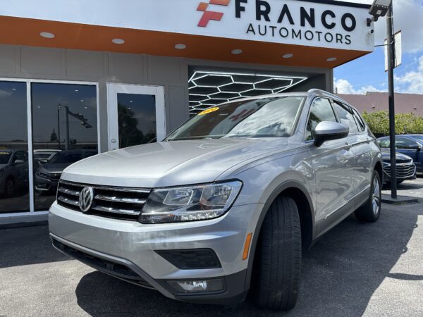 Volkswagen Tiguan SEL 2020 (3703C)