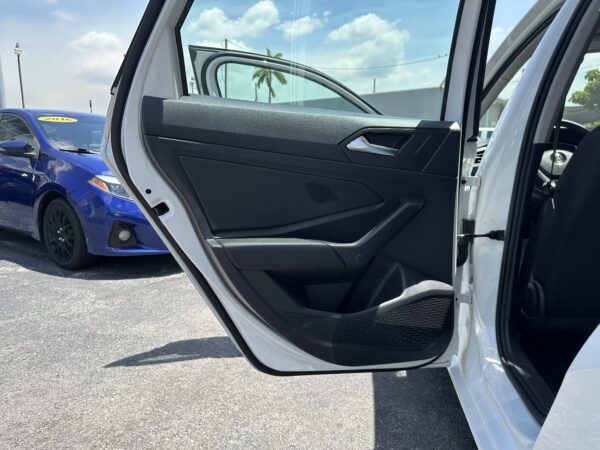 Volkswagen Jetta 1.4T S 2019 (3875B) - Imagen 11